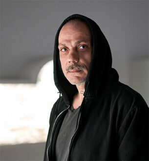 Alexej Tchernyi | (c) GRIMMWELT Kassel | Foto: Nicolas Wefers Foto zeigt den Künstler Alexej Tchernyi