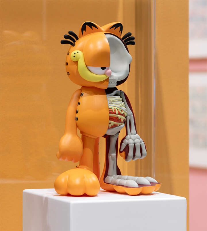 X Ray Garfield Figur, 2020 |  © 2025 PAWS Inc.