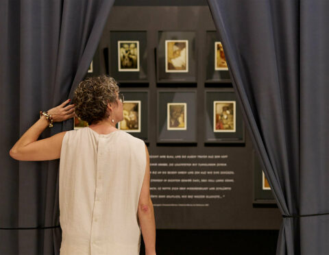 Sonderausstellung ZWISCHEN GESTALTEN. HELGA GEBERT | »Erschrecken« | Foto: Nicolas Wefers Ausstellungsansicht Bereich Namens Erschrecken