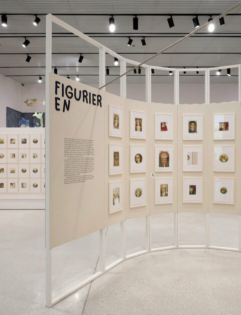 Sonderausstellung ZWISCHEN GESTALTEN. HELGA GEBERT | »Figurieren« | Foto: Nicolas Wefers Ausstellungsansicht Bereich Namens Figurieren
