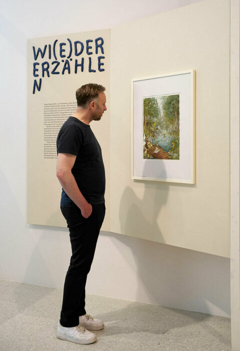 Sonderausstellung ZWISCHEN GESTALTEN. HELGA GEBERT | »Wiedererzählen« | Foto: Nicolas Wefers Ausstellungsansicht Bereich Namens Wiedererzählen