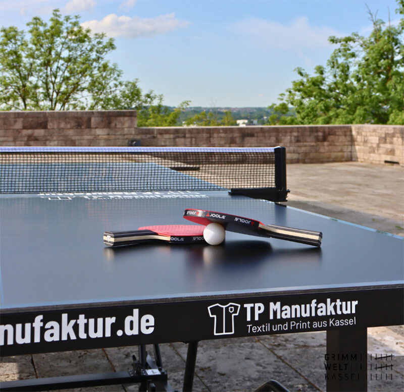 GRIMMWELT Kassel | Pingpong auf dem Dach Tischtennisplatte auf dem Dach der GRIMMWELT