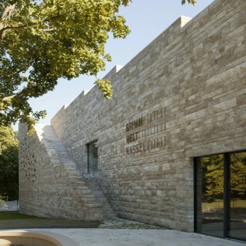 GRIMMWELT Kassel | Eingang der GRIMMWELT Kassel | Foto: Jan Bitter Ein Blick auf den Eingang der GRIMMWELT.
