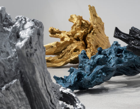 Colored Roots, Ai Weiwei, 2009–2015 | Foto: Nicolas Wefers Lackierte Wurzeln von Ai Weiwei