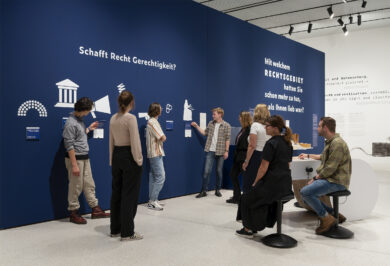 12 Gegenwartsrecht AKTE RUMPELSTILZCHEN © GRIMMWELT Kassel | Foto: Nicolas Wefers