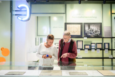 17 LEBENSLÄUFER | Der (auto-)biografische Teil der Ausstellung | © GRIMMWELT Kassel | Foto: Sascha Mannel