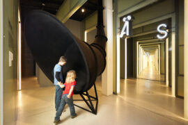 10. Schimpfwort Maschine | © GRIMMWELT Kassel | Foto: Nikolaus Frank Schimpfwörter tauschen mit den Grimms: Für jedes heutige Schimpfwort gibt es eines aus der Grimm-Zeit zurück.