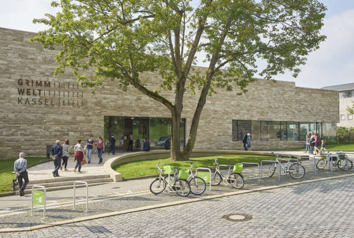 01a. Aussenansicht der GRIMMWELT Kassel