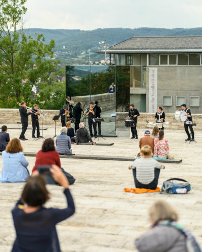 GRIMMWELT | 5-Jahres-Jubiläum | Feier auf dem Dach | Foto: Sascha Mannel Geburtstagsfeier auf dem Dach der GRIMMWELT mit Musik